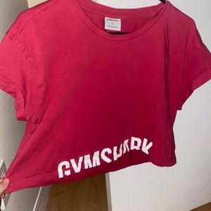 Cropped gymshark tee